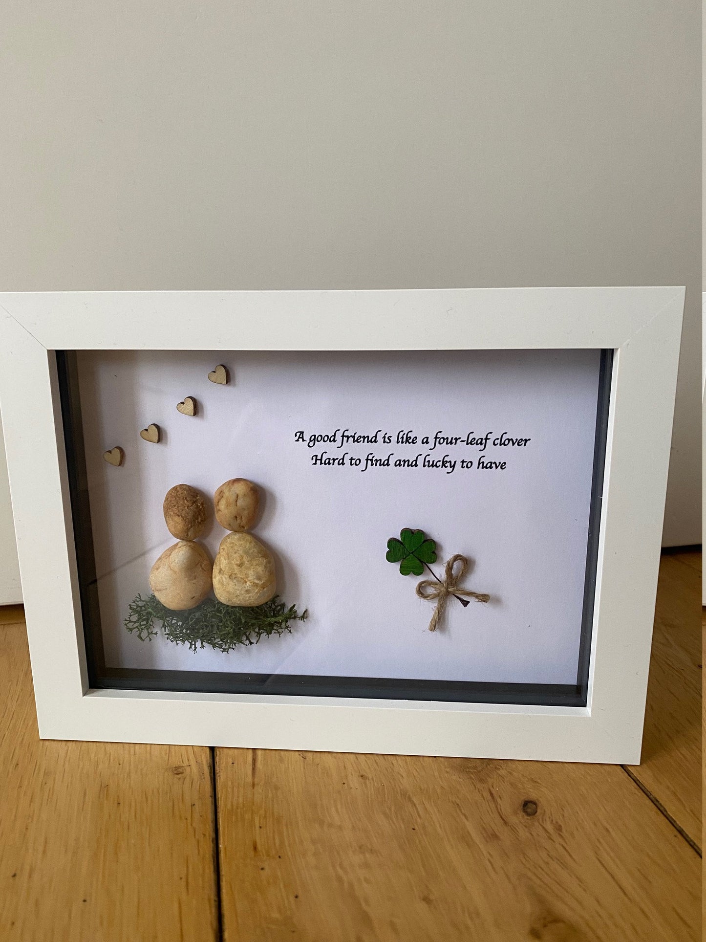 Good Friends Pebble Artwork, Personalised Handmade Gift for a Friend, Friendship Four-Leaf Clover Frame, Friend Gift