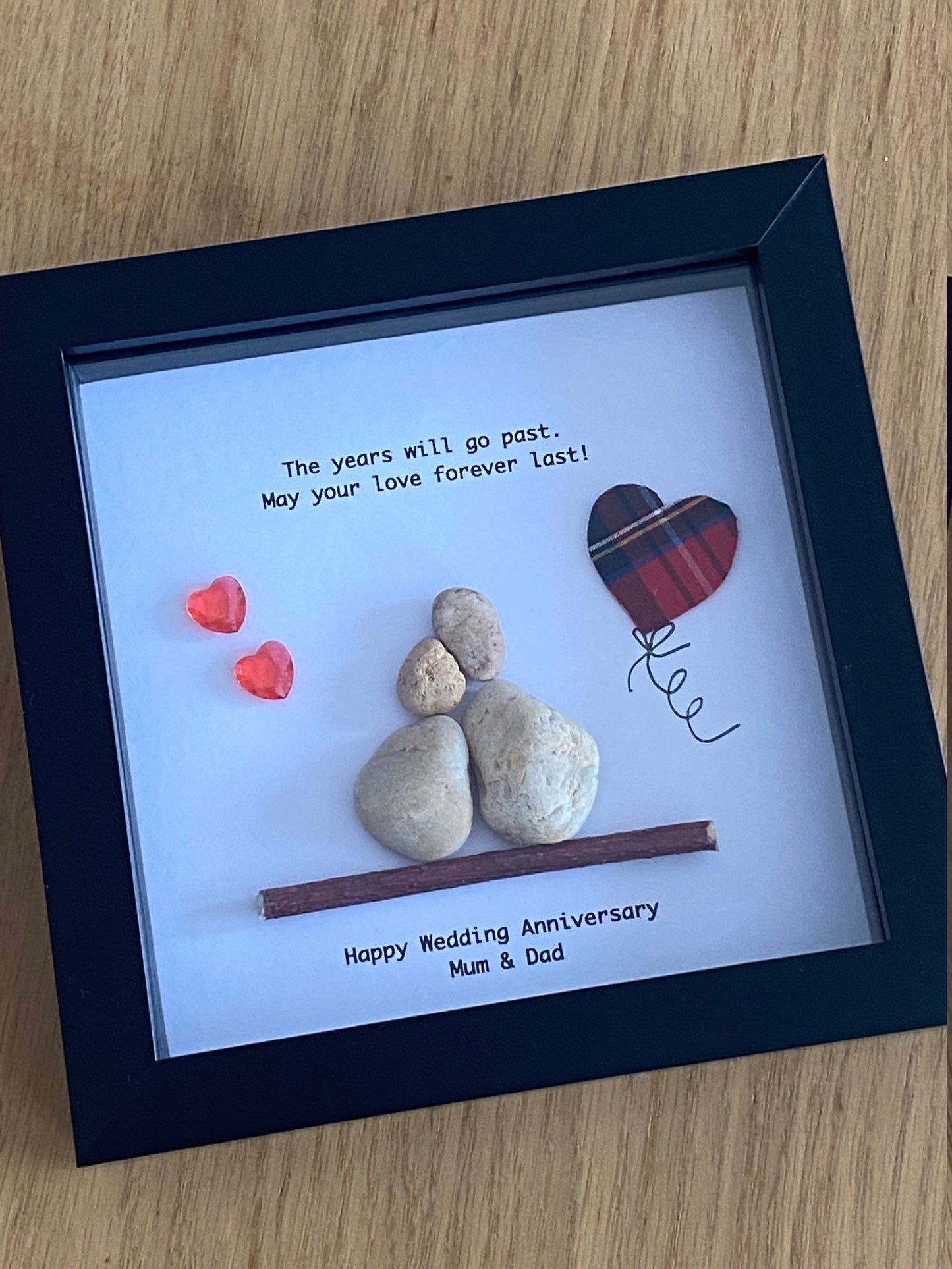 Personalised Scottish Couple Pebble Picture, Mum & Dad Anniversary Pebble Gift, Pebble Artwork Anniversary Gift, Handmade Gift for Parents