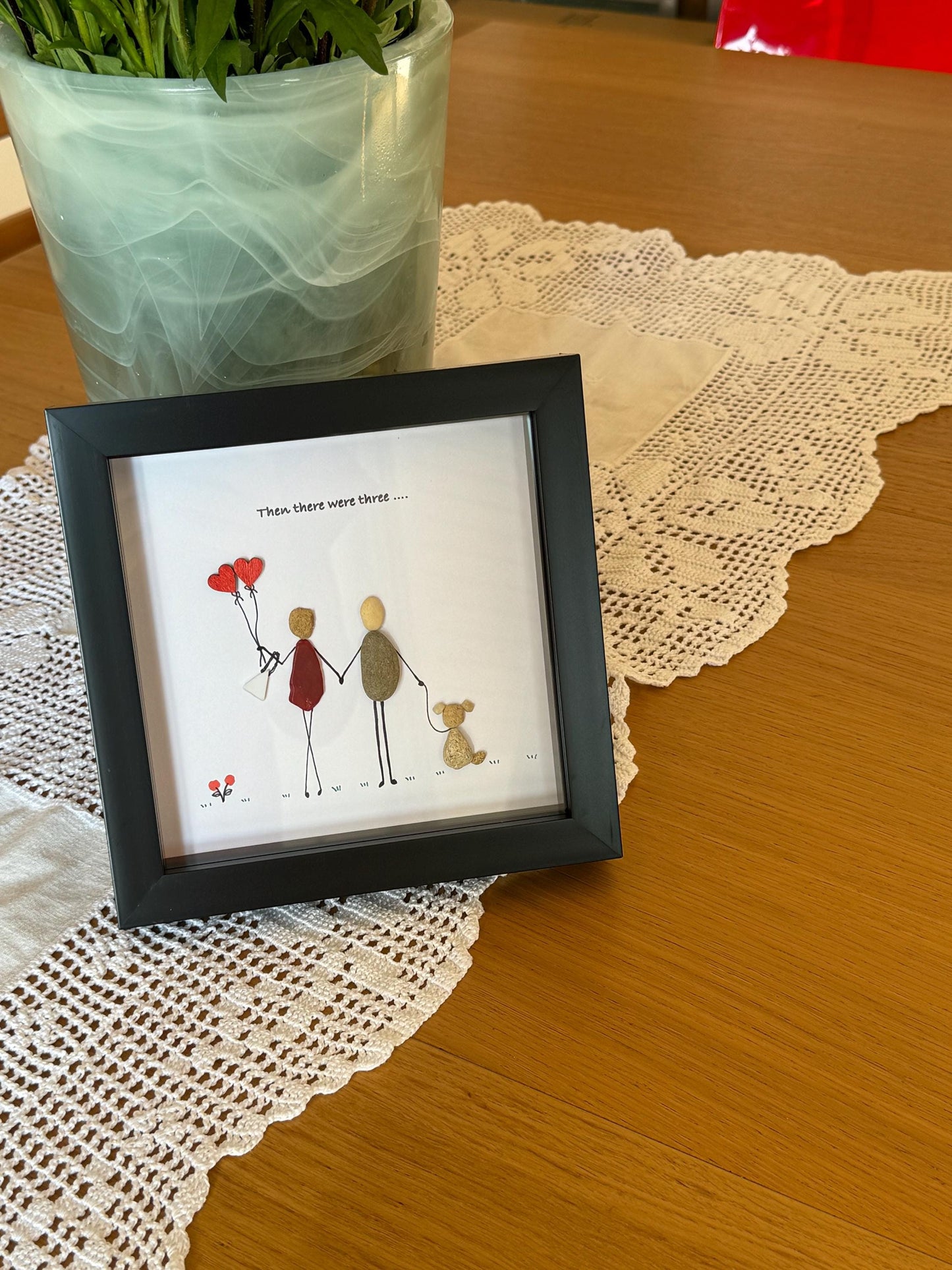 Personalised Couple with Dog Pebble Picture, Couple with Dog Unique Gift, Handmade Pebble Artwork for Couple, Family of Three Gift