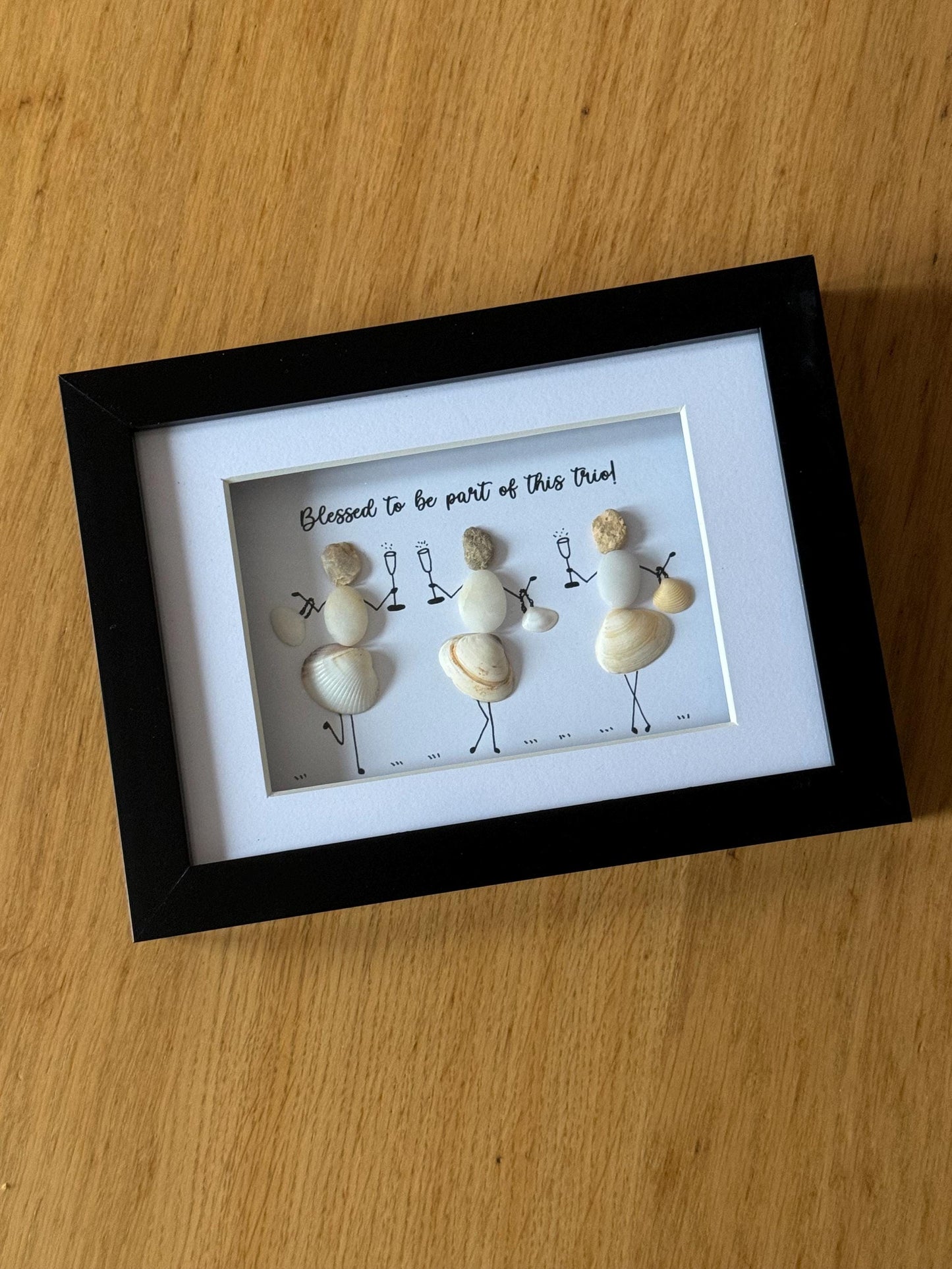 Personalised Friends Pebble Picture, Unique Shells and Pebbles Friend Gift, Gift for Three Friends, Trio Friends Gift, Handmade shells gifts