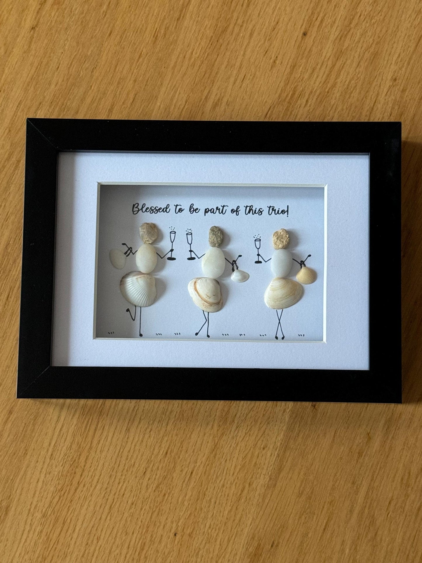 Personalised Friends Pebble Picture, Unique Shells and Pebbles Friend Gift, Gift for Three Friends, Trio Friends Gift, Handmade shells gifts
