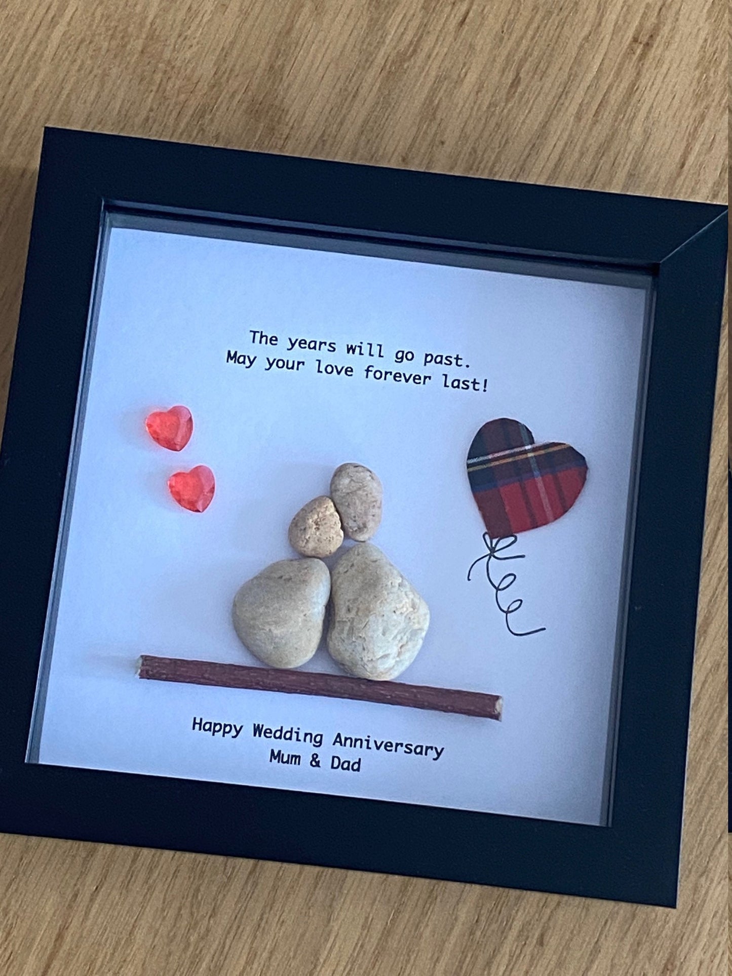 Personalised Scottish Couple Pebble Picture, Mum & Dad Anniversary Pebble Gift, Pebble Artwork Anniversary Gift, Handmade Gift for Parents