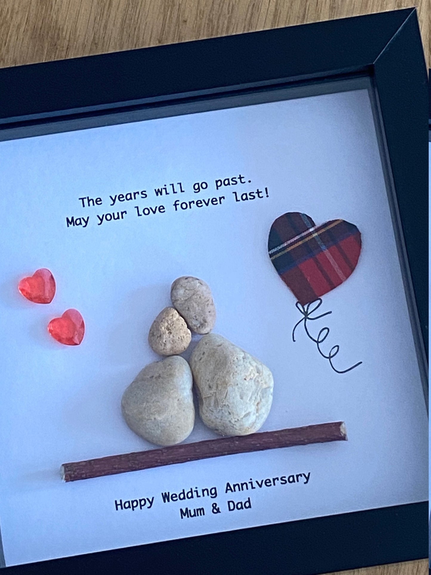 Personalised Scottish Couple Pebble Picture, Mum & Dad Anniversary Pebble Gift, Pebble Artwork Anniversary Gift, Handmade Gift for Parents