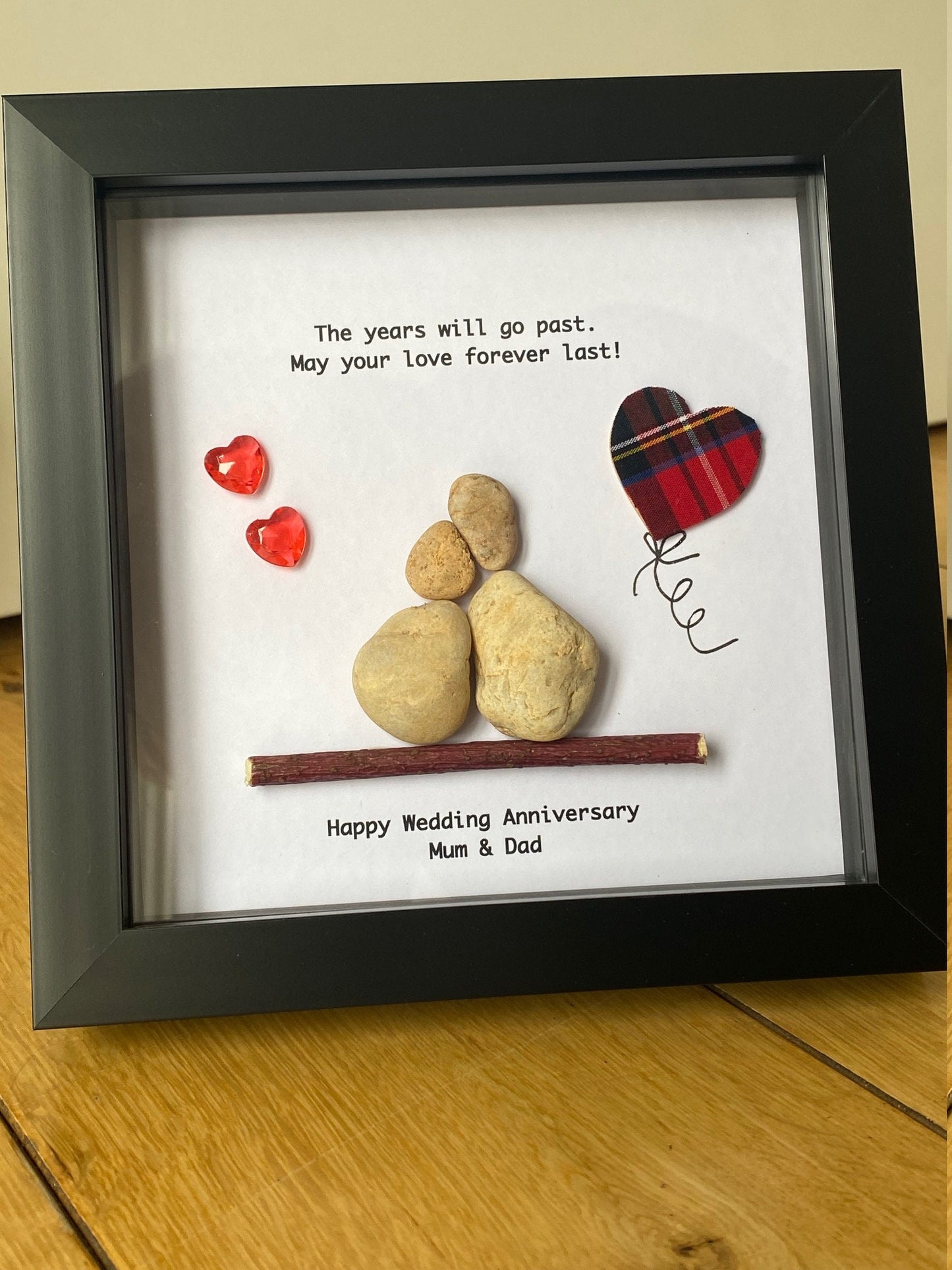 Personalised Scottish Couple Pebble Picture, Mum & Dad Anniversary Pebble Gift, Pebble Artwork Anniversary Gift, Handmade Gift for Parents